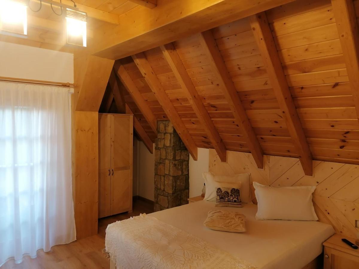 Pensiunea Casuta Din Deal モイセイ 部屋 写真